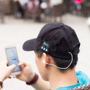 CASQUETTE AVEC ÉCOUTEURS BLUETOOTH STÉRÉO 2-EN-1